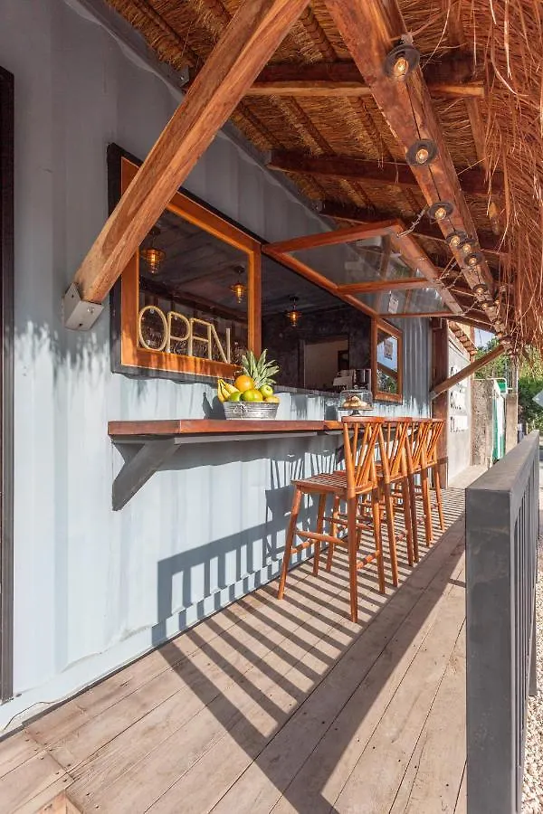 Meteora Stay & Coffeehouse Tulum