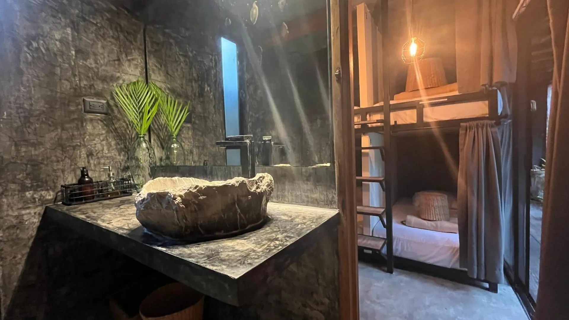Albergue Meteora Stay & Coffeehouse Tulum