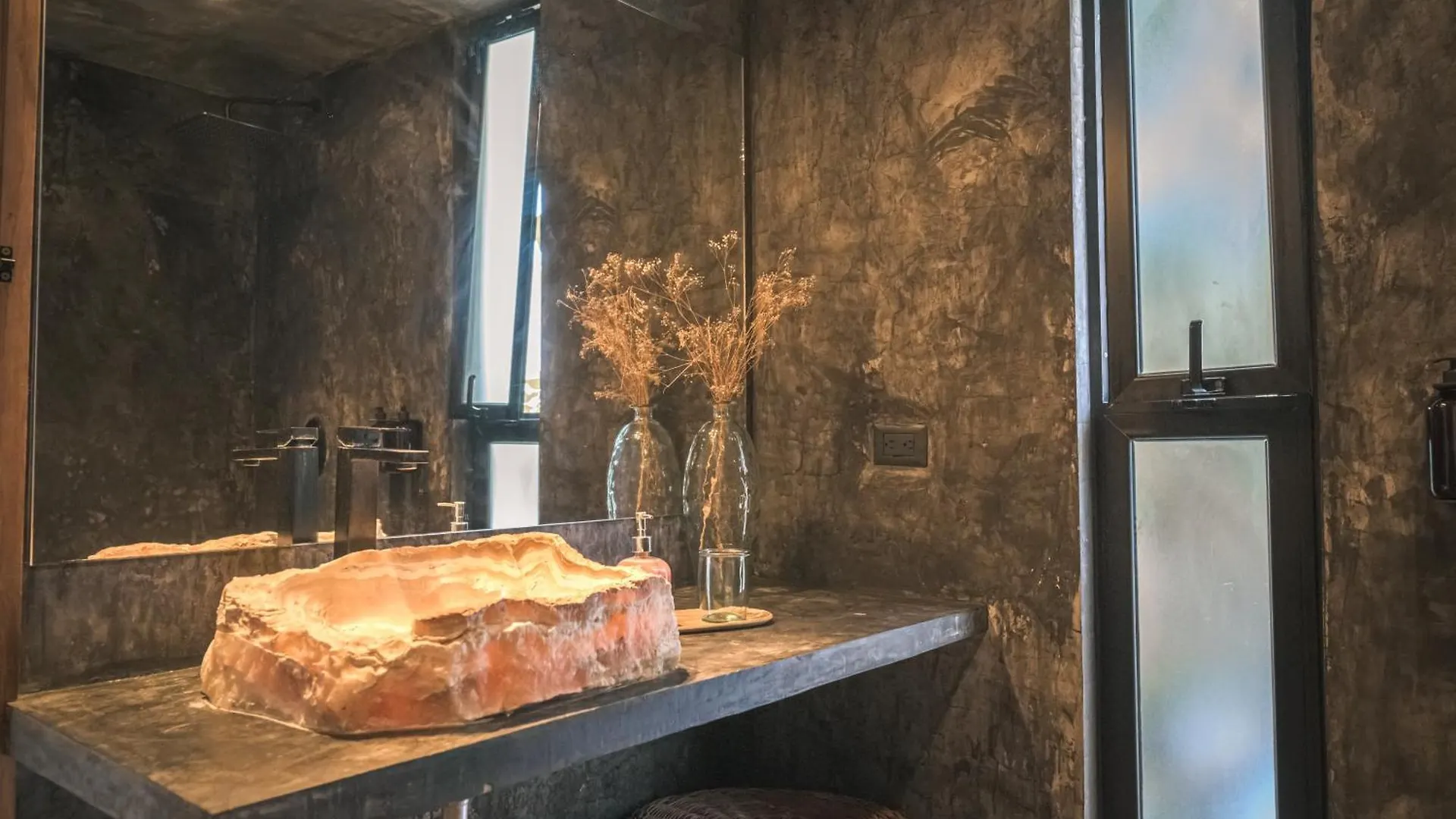 Albergue Meteora Stay & Coffeehouse Tulum México